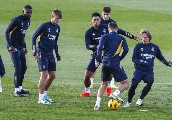 Los jugadores del Real Madrid, durante un entrenamiento.