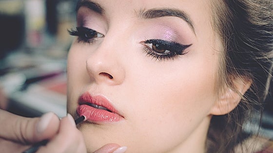 El look de maquillaje perfecto para despedir 2023