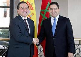 José Manuel Albares durante su encuentro en Rabat con su homólogo marroquí Naser Bourita.