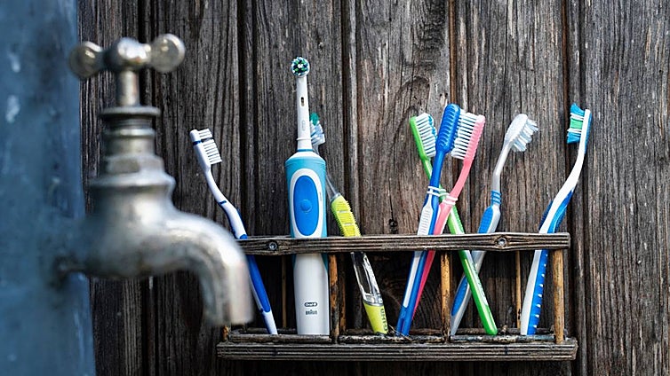 Mejora tu sonrisa con estos prácticos y eficaces cepillos de dientes eléctricos