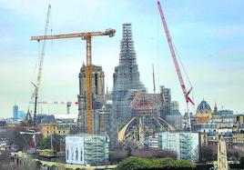 La catedral permanece en obras cuatro años y ocho meses después del aparatoso incendio que conmocionó al mundo.