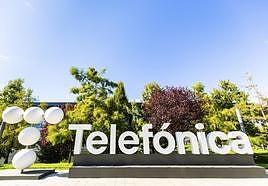 Telefónica mejora hasta el 63% del sueldo las condiciones del ERE