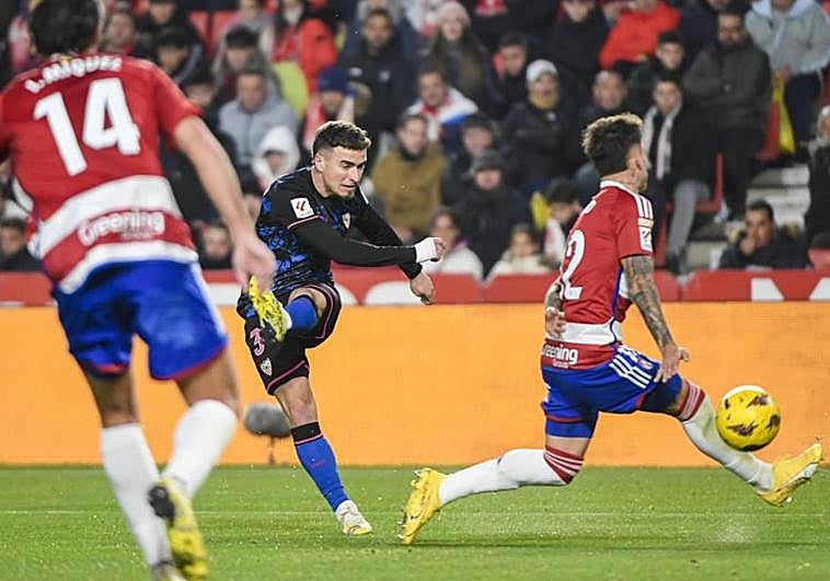 Quique Sánchez Flores se estrena en el Sevilla a lo grande