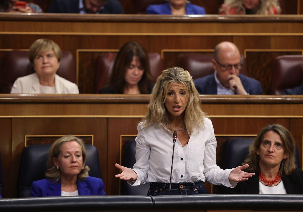 Calviño y Díaz, durante una sesión de control en el Congreso.