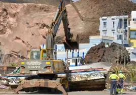 Destrucción de cayucos en La Restinga, en El Hierro, este mes de diciembre