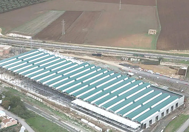 Naves de Adif en Bobadilla que se iban a usar inicialmente para el fallido anillo ferroviario.