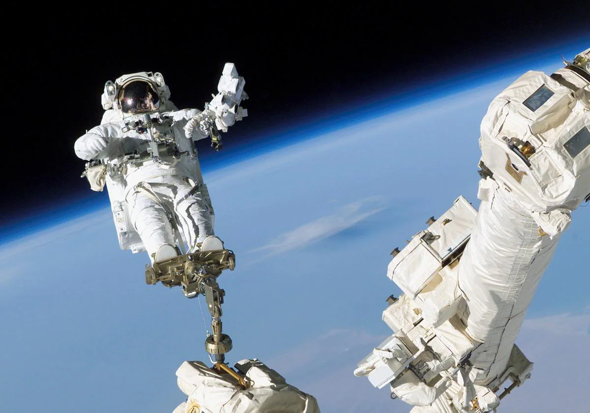 Smart clothing to guide astronauts