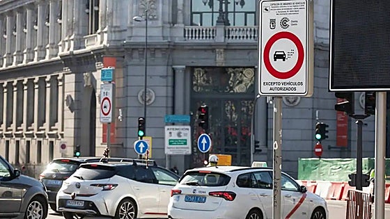 Todos los cambios en las etiquetas de la DGT que te afectan desde hoy