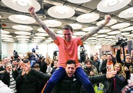 Santiago Sánchez ha disfrutado de un caluroso recibimiento en el aeropuerto de Barajas.