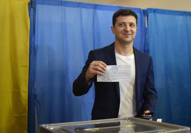 Así lucía el candidato Volodímir Zelensky en las elecciones de 2019. No sabía lo que le esperaba.