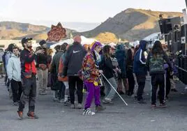 Asistentes a la 'rave' de Fuente Álamo.