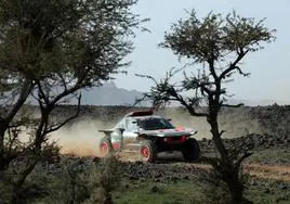 El Audi de Carlos Sainz, durante la etapa 1 del Dakar.