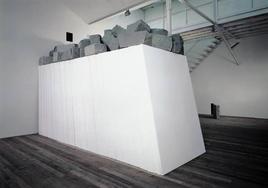 'Sin título (Hacia ultramar)', obra de Giovanni Anselmo de 1968 presente en la muestra del Guggenheim.