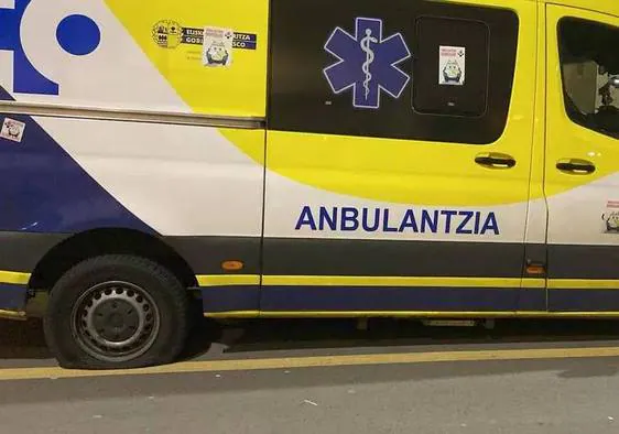 Sabotean una ambulancia mientras atendía en Vizcaya a una mujer, que ha fallecido