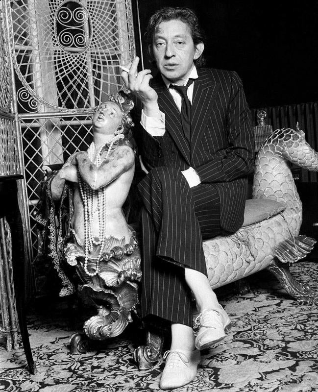 Serge Gainsbourg en su casa de París.