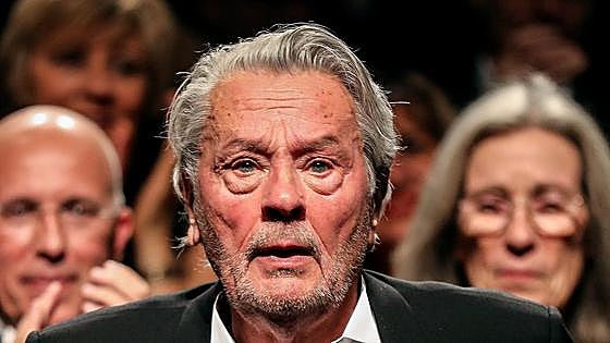 Guerra entre los hijos de Alain Delon a cuenta de sus cuidados