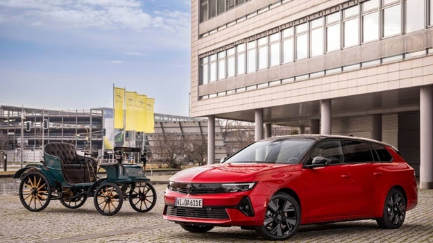 Opel comenzó a producir automóviles hace 125 años