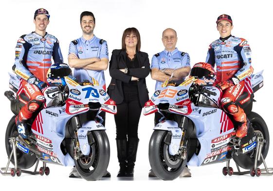 Foto de familia del equipo Gresini Racing.