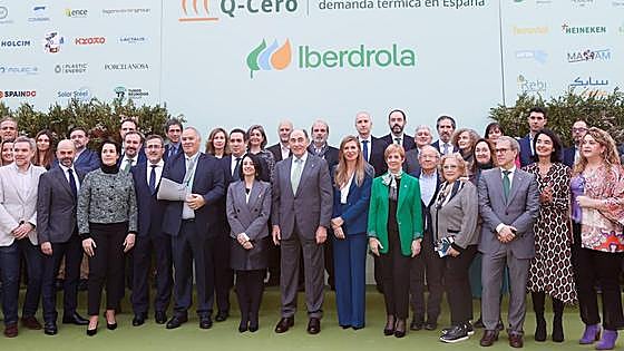 Galán pide más renovables porque «usamos el dinero que dejan los turistas para comprar gas y petróleo»