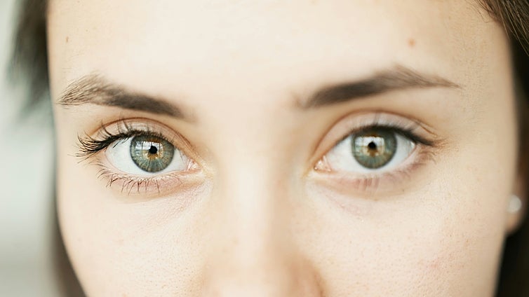 El mejor contorno de ojos según tu edad