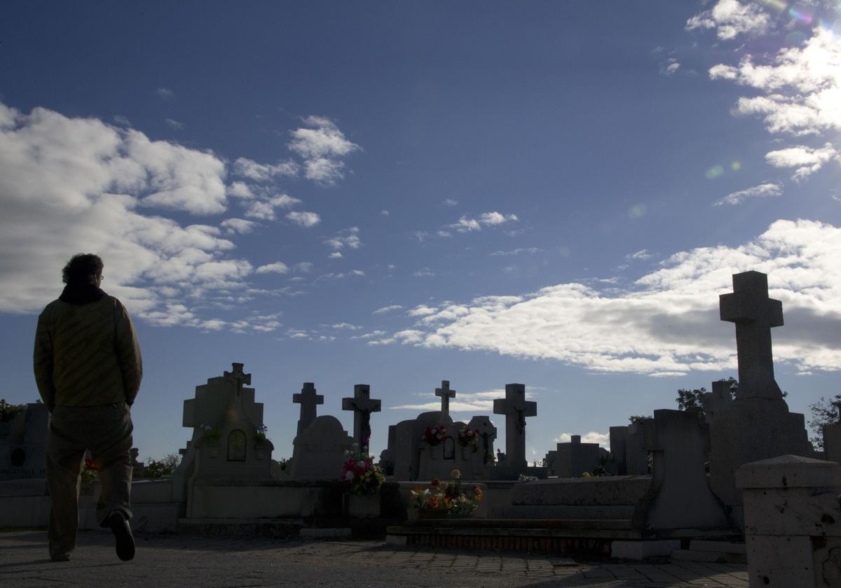 Vista de un cementerio.