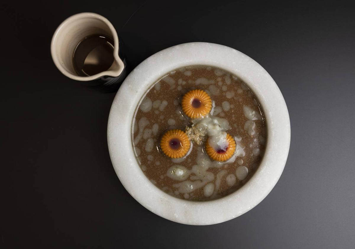 Imagen principal - Los platos de ñoquis, la berenjena y el café con aceite picual.