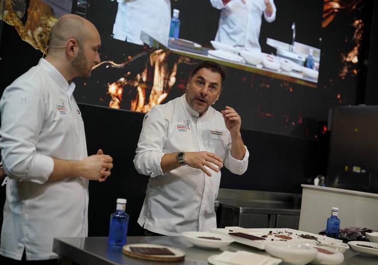 Lorenzo Turinao y Jordi Roca, durante su charla sobre el chocolate.