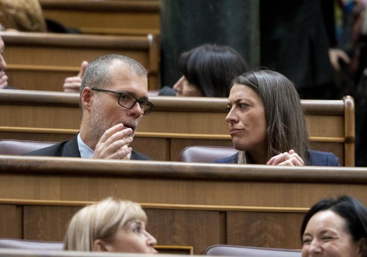 La portavoz de Junts en el Congreso, Miriam Nogueras, y el diputado de Junts Josep Maria Cruset