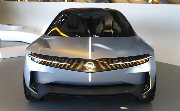 Imagen principal - Experimental: el concept car que proyecta el futuro eléctrico de Opel