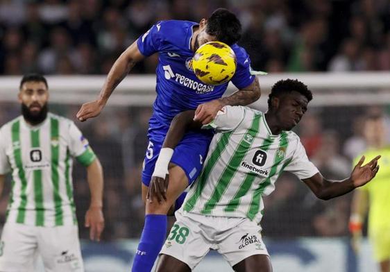 Betis y Getafe empatan en un duelo marcado por la lesión de Isco