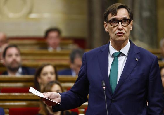 El secretario general del PSC, Salvador Illa, en el Parlamento catalán.