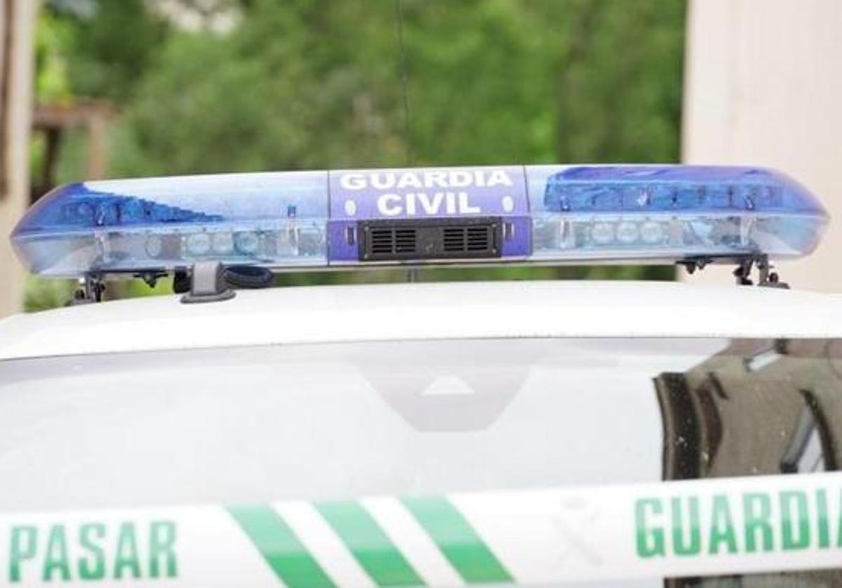 La Guardia Civil busca a un hombre por asesinar a navajazos a su pareja en Alicante