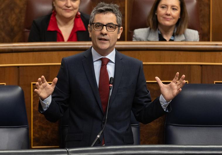 El ministro de Justicia Félix Bolaños interviene en la sesión de control