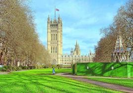 Ubicación elegida para el memorial, al oeste del edificio parlamentario de Westminster.