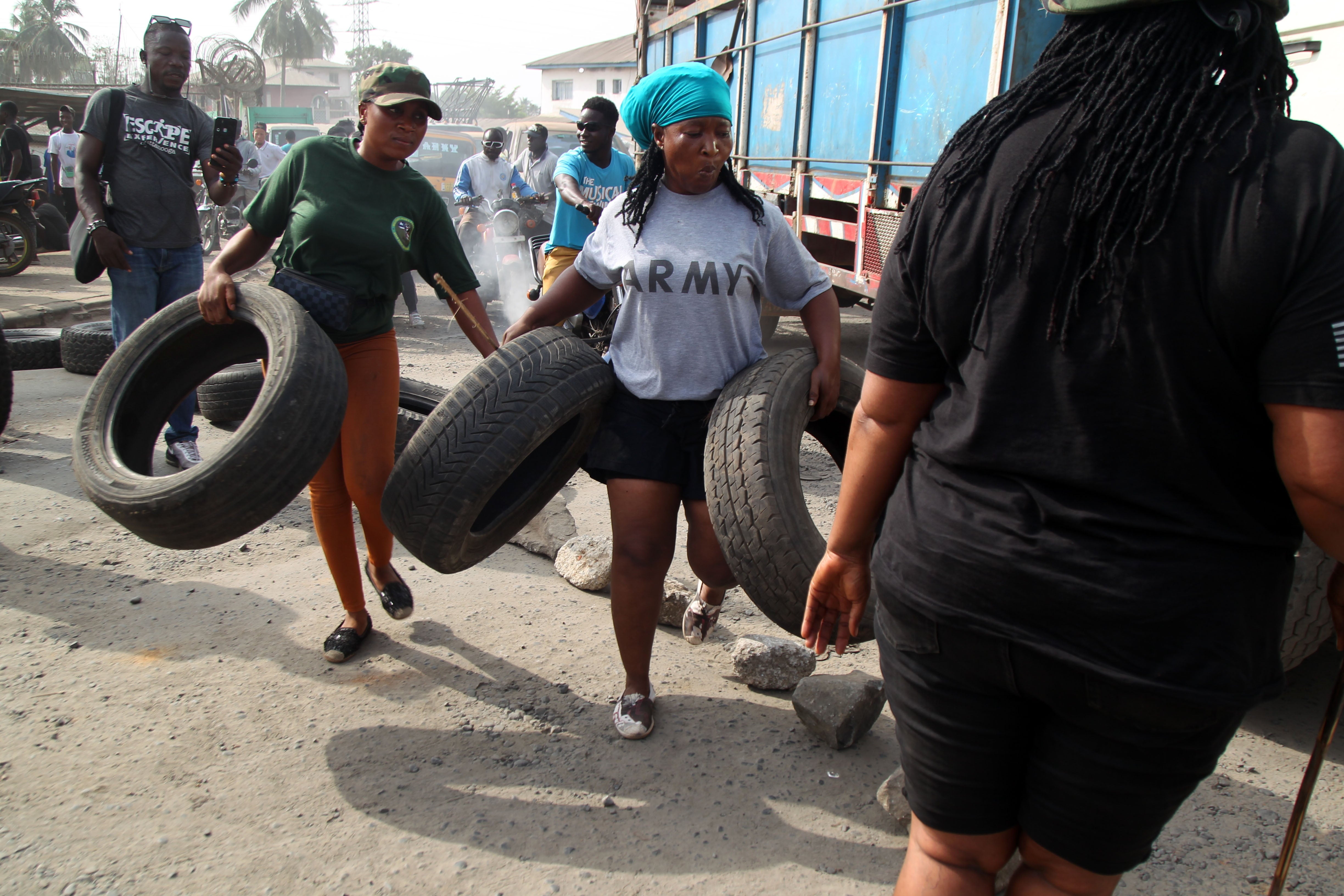 Las esposas de los soldados de Liberia obligan a dimitir a un ministro por bajarles el sueldo a sus maridos