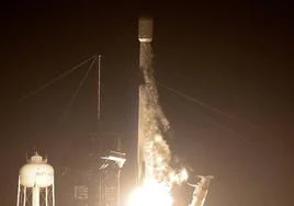 El cohete ha despegado desde el Centro Espacial Kennedy.