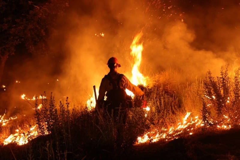 Así son los incendios que desde hace un año golpean Canadá