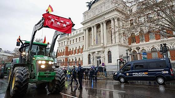 Carreteras cortadas este viernes por la huelga de agricultores, consulta el mapa actualizado de la DGT