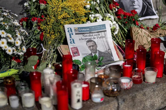Homenaje en la Rambla de Barcelona a Alexéi Navalni.
