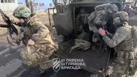 Evacuación de soldados ucranianos de Avdiivka.