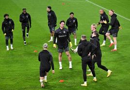 Entrenamiento del Borussia Dortmund en el Philips Stadion, sede del duelo de ida ante el PSV.