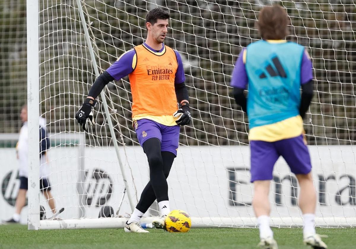 Thibaut Courtois, durante el entrenamiento de este miércoles.