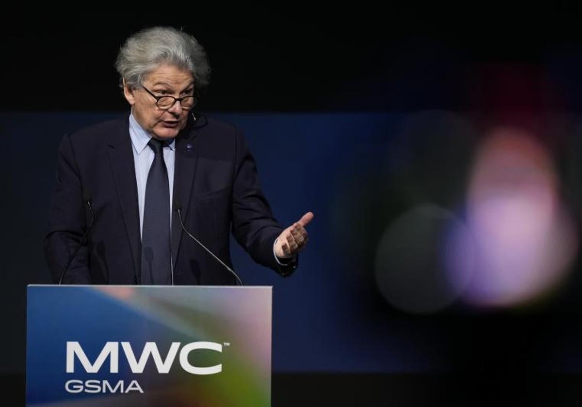 El comisario europeo de Mercado Interior, Thierry Breton, durante su intervención en el MWC 2024