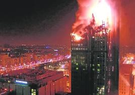 El Windsor, devorado por las llamas en 2005.