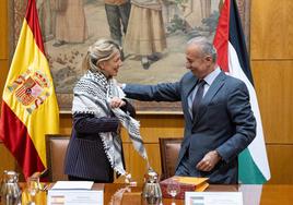 Yolanda Díaz recibe al embajador palestino en Madrid, Husni Abdel Wahed.