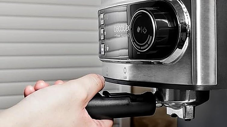¿Te apetece un café recién hecho? Prepáralo en segundos con estas geniales cafeteras express