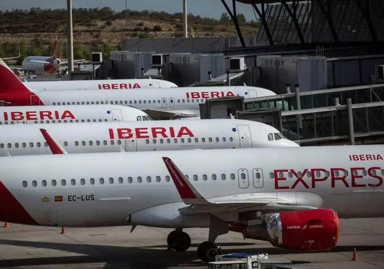 Varios aviones del grupo IAG