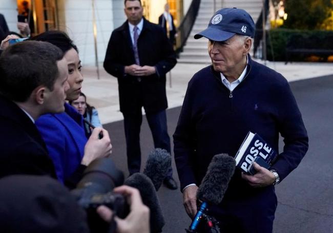 El presidente de EE UU, Joe Biden, habla con periodistas en la Casa Blanca.