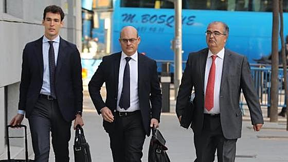 El juez propone juzgar a Ángel Ron y a PwC por estafa en el 'caso Popular'