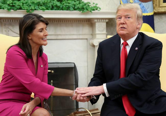 Nikki Haley y Donald Trump muestran su sintonía durante una reunión en la Casa Blanca en octubre de 2018.